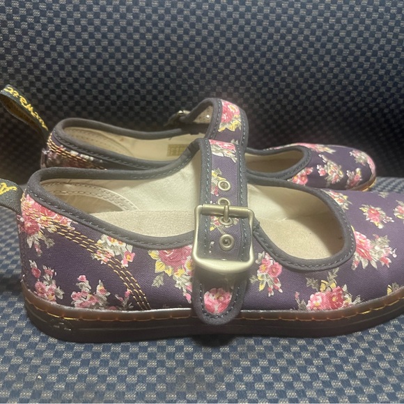 Dr. Martens Womens Floral Mary Jane Shoes with Buckle Size 7.5 EU 38 - Picture 1 of 8